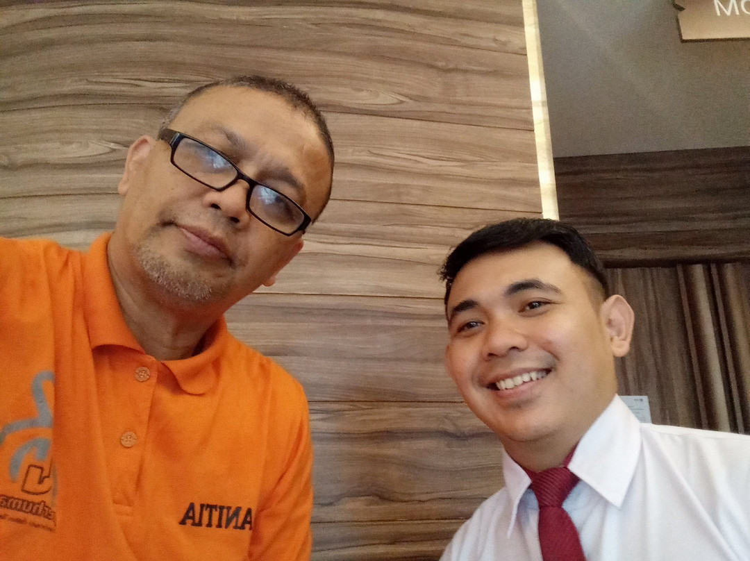 Adele Dining Wahid Hasyim