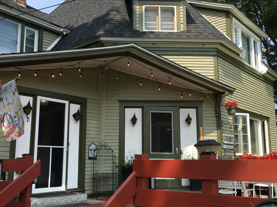 A la Claire Fontaine de Beebe主图