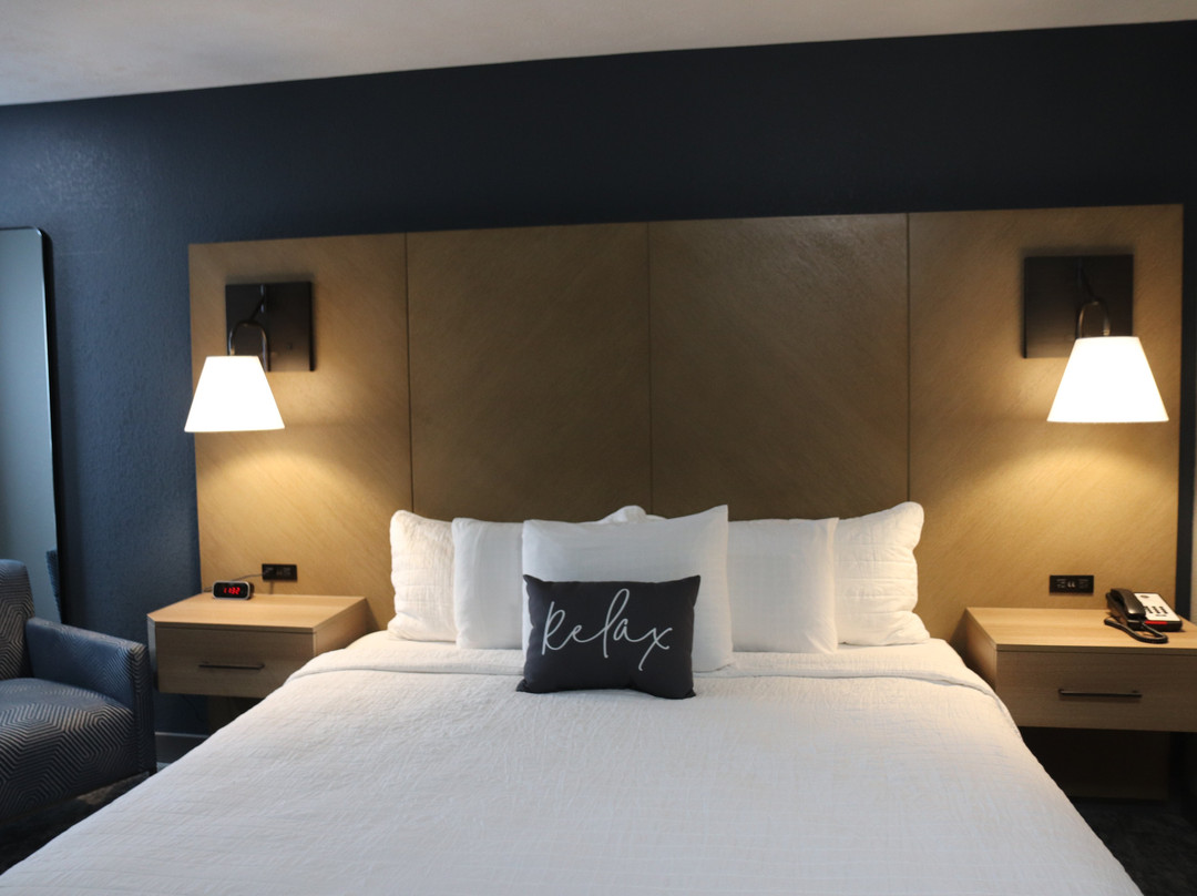 Eastland Suites Hotel & Conference Center - Trademark Collection By Wyndham主图