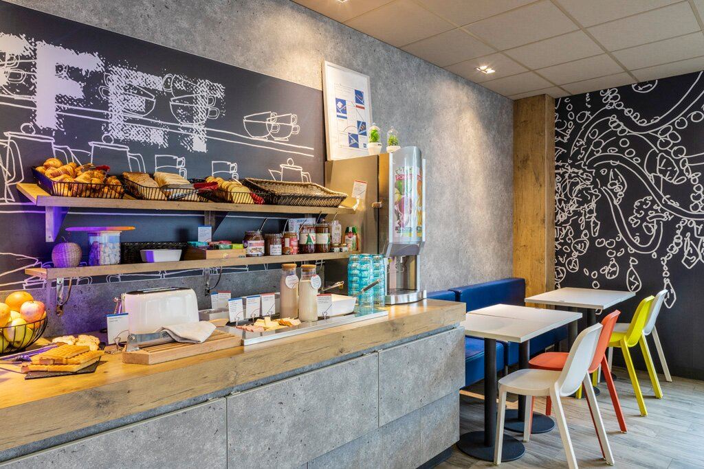 贡比涅市中心宜必思快捷酒店-餐饮