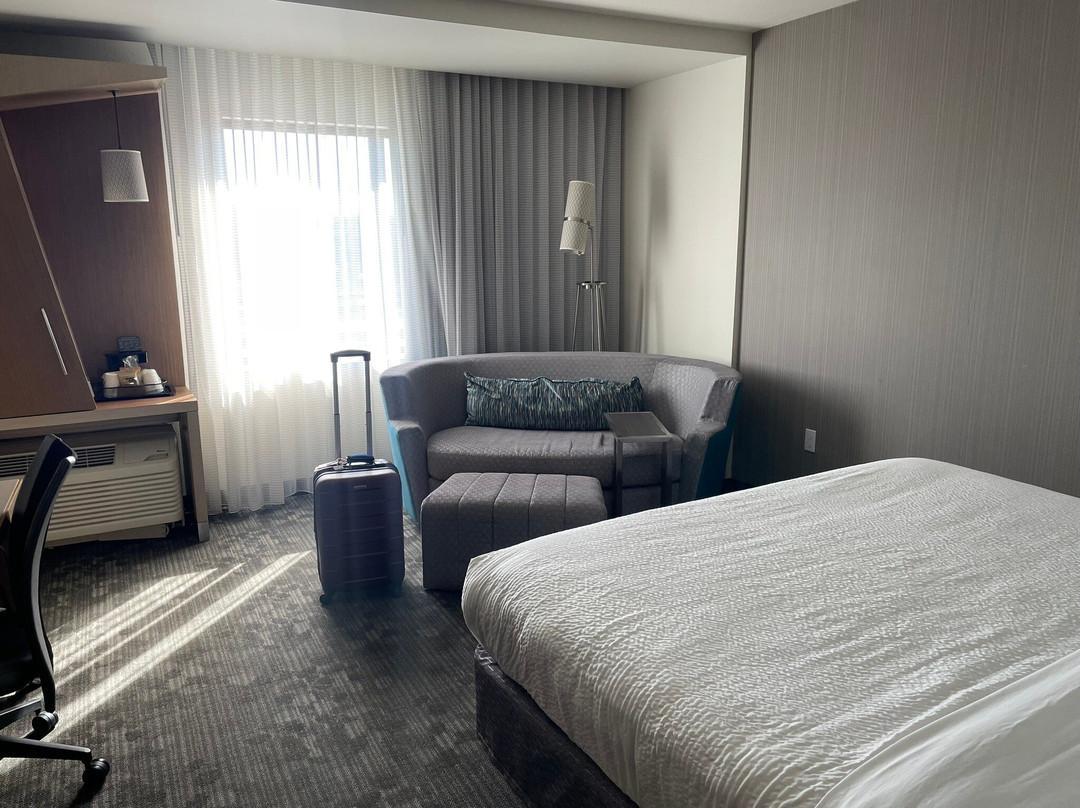 Courtyard by Marriott Redwood City主图