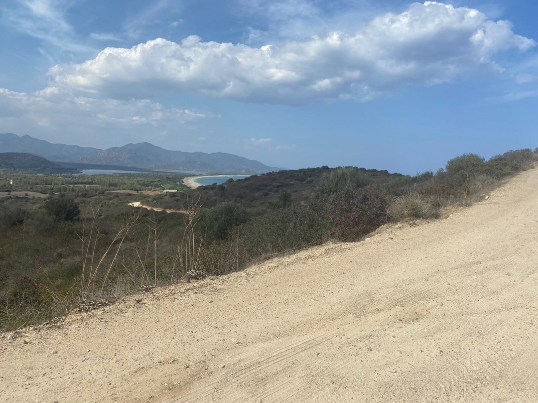 Spiaggia di Feraxi-Muravera必去景点
