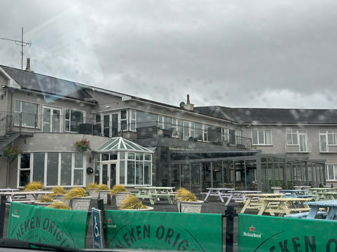 湖畔庄园酒店主图