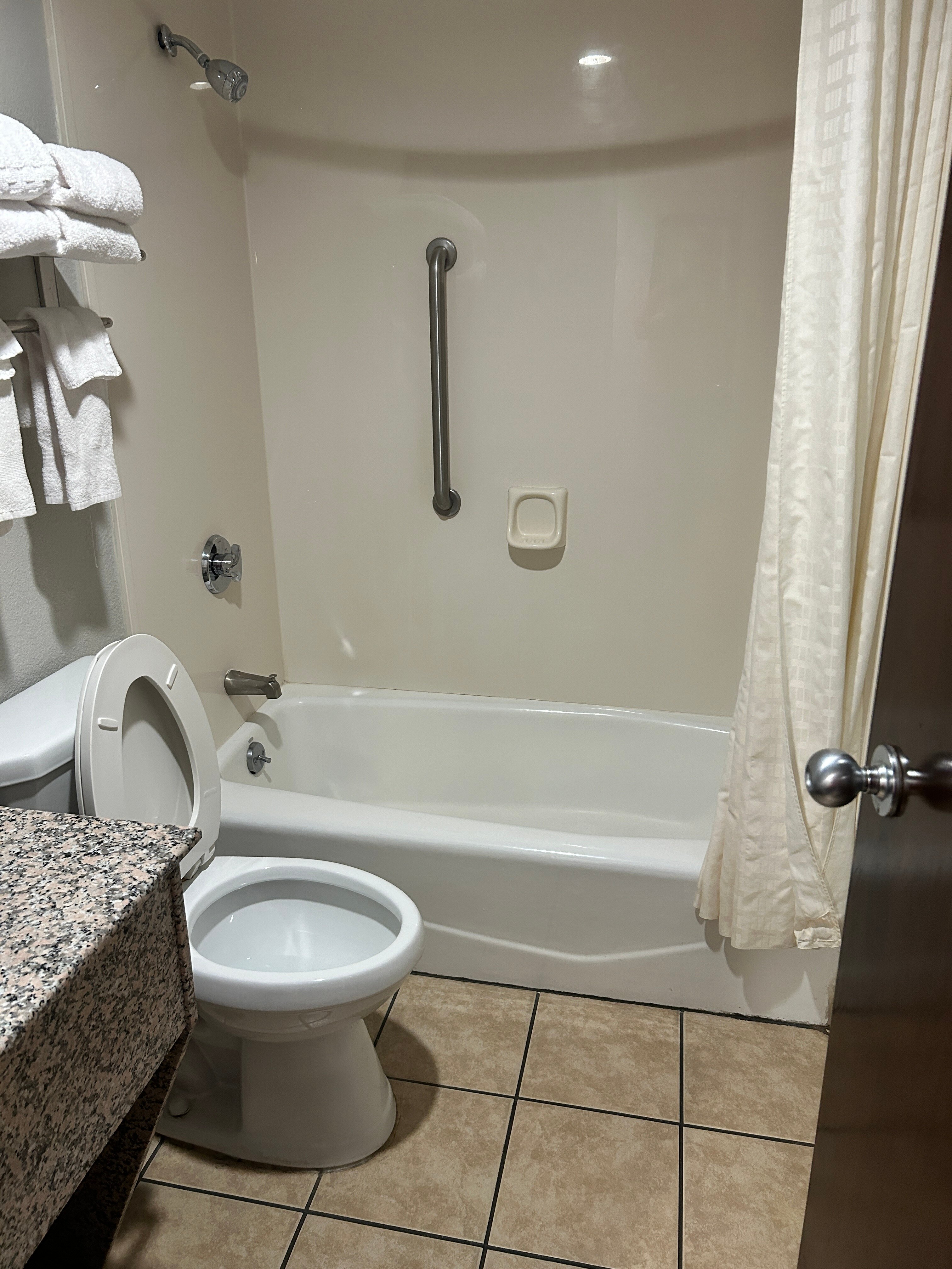 Best Western Cades Cove Inn-浴室