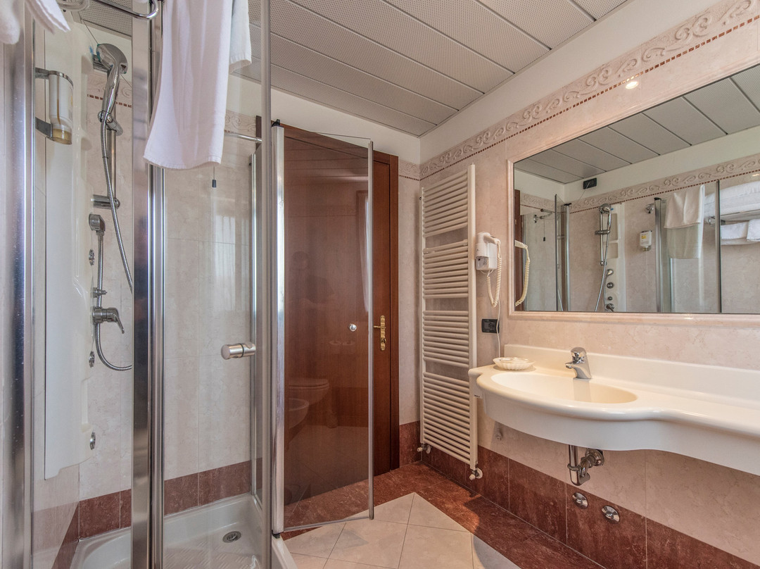 海军上将埃姆雷别墅酒店主图