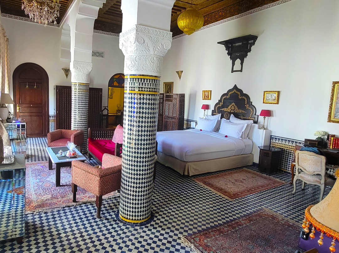 勒卡里菲酒店主图