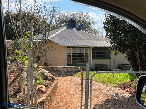 A Bird Cage Stay & Cottage
