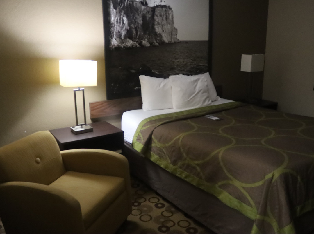 Super 8 by Wyndham Blue Earth主图