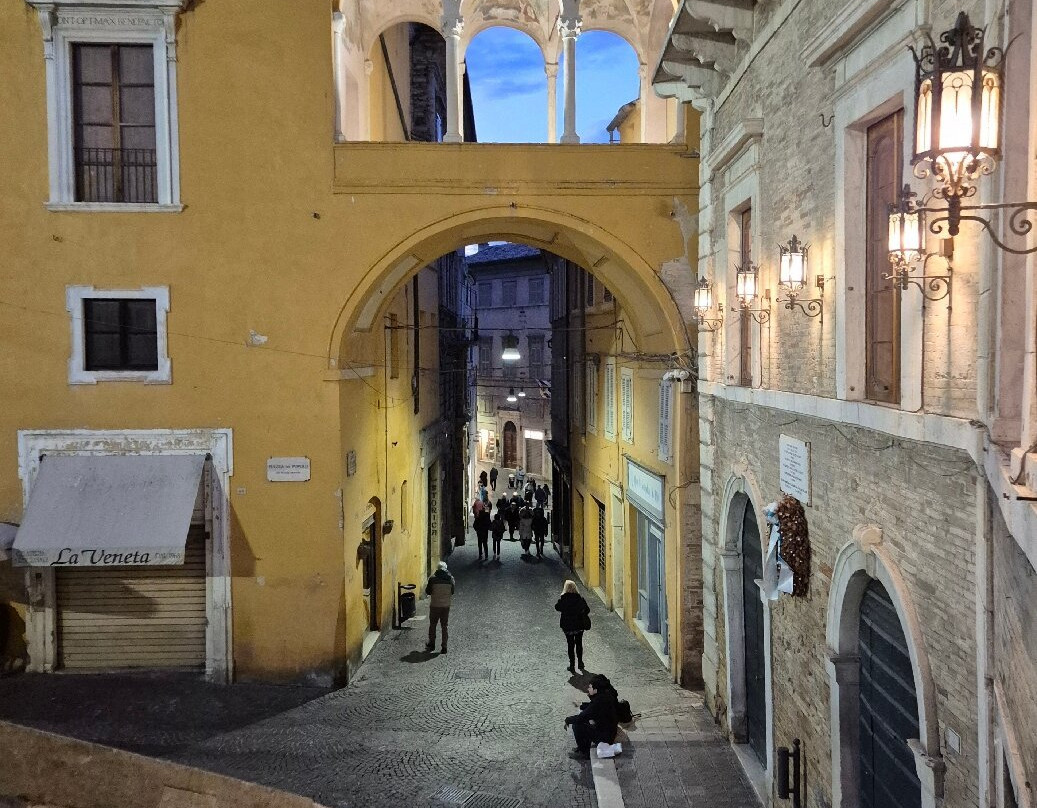 Palazzo dei Priori-费尔莫必去景点