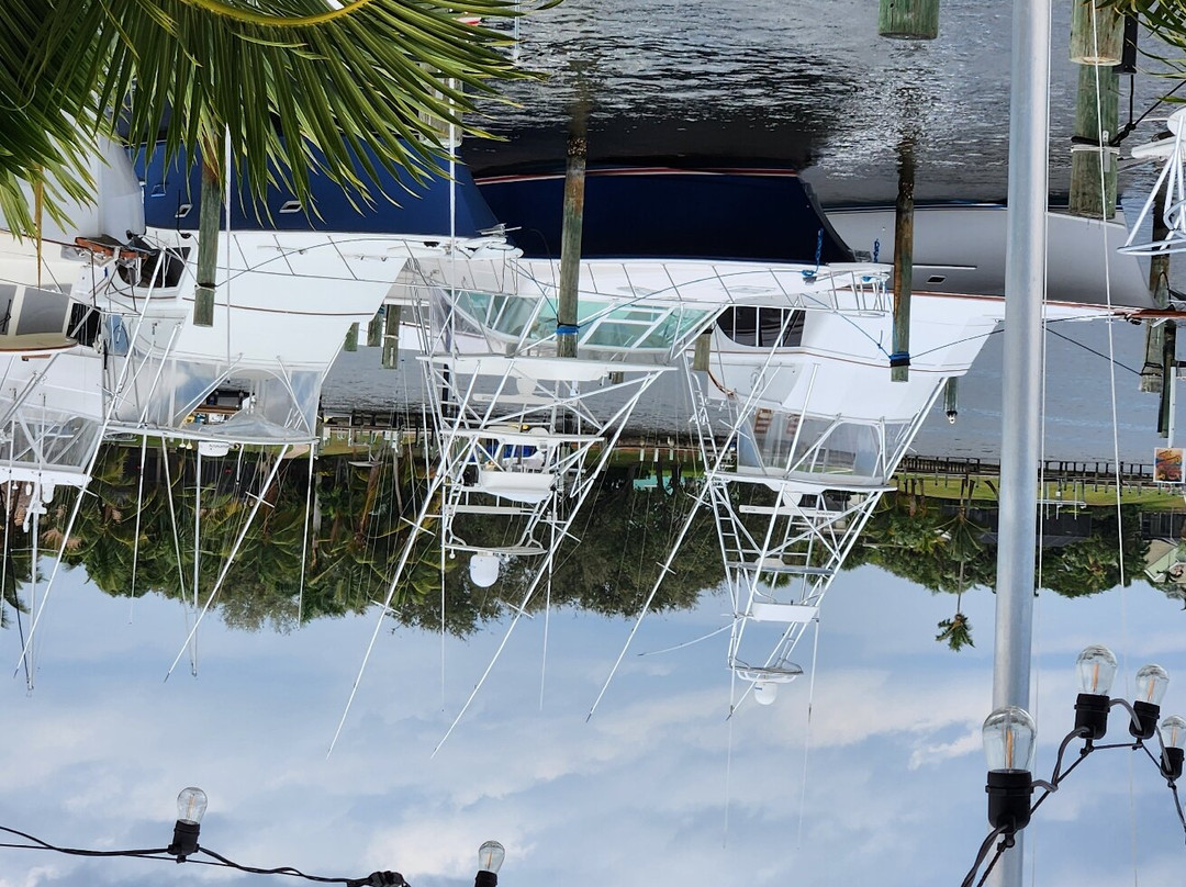 Pirate's Cove Resort and Marina主图