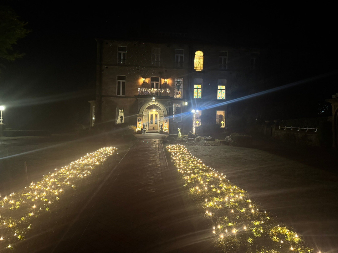 阿斯特利河畔酒店主图