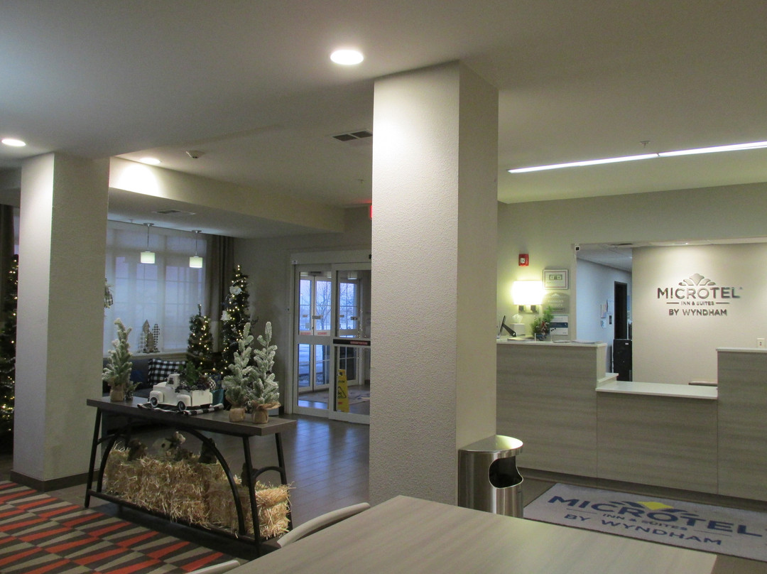 Microtel Inn & Suites by Wyndham Perry主图