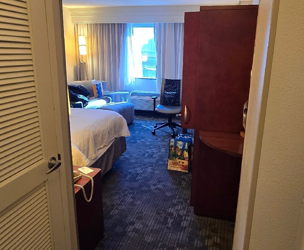 Courtyard by Marriott Alexandria Old Town/Southwest主图