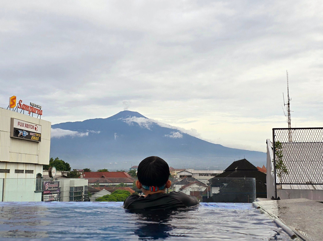 Luminor Hotel Purwokerto主图