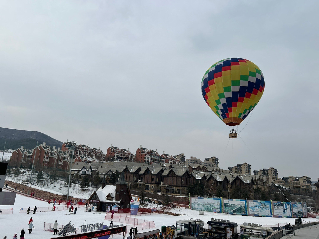 富龙滑雪场-崇礼县必去景点