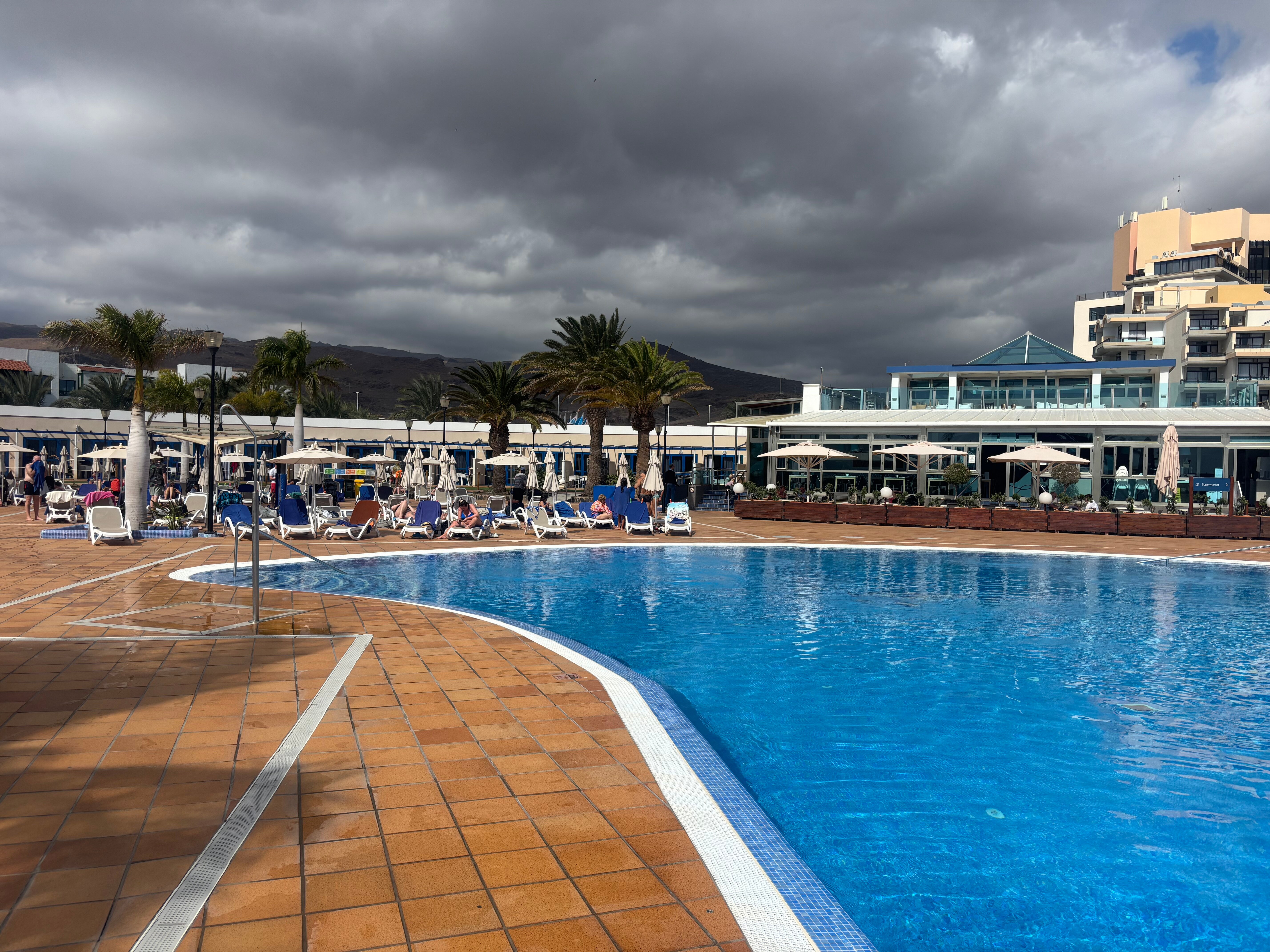 Grupotel Playa Feliz-泳池