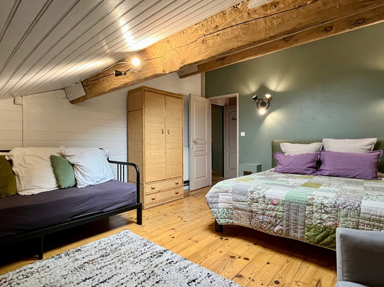 Aux Belles Vacances主图