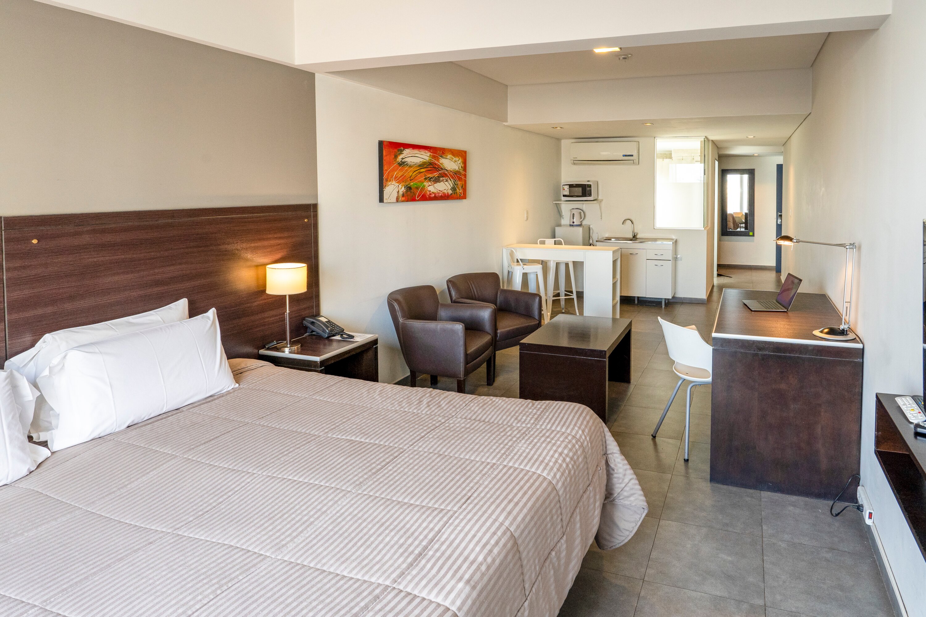 Hotel Neu 354-客卧
