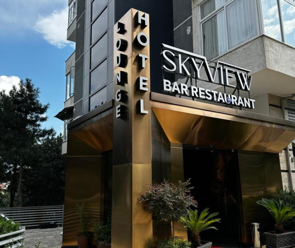 Sky View Hotel & Restaurant