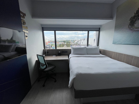 Travelodge新加坡港湾彩鸿酒店主图