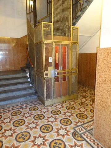 奥林匹亚酒店主图