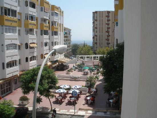 加蒙纳尔花园酒店主图