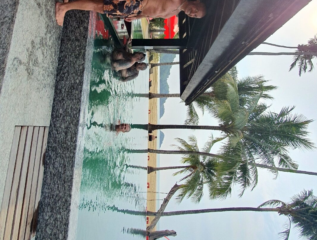 Shambhala Beach Bar-象岛必去景点