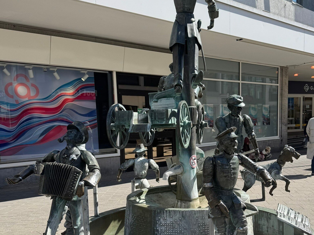 Dürener Originale – Brunnendenkmal-迪伦必去景点