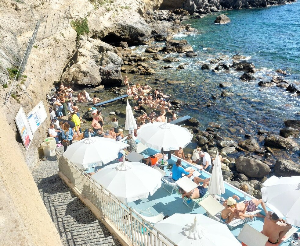 Baia di Sorgeto景点图片