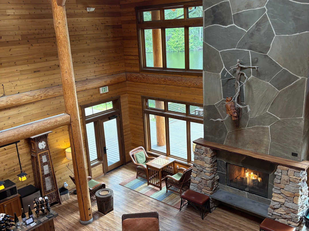 雷克戴尔三湖度假酒店主图