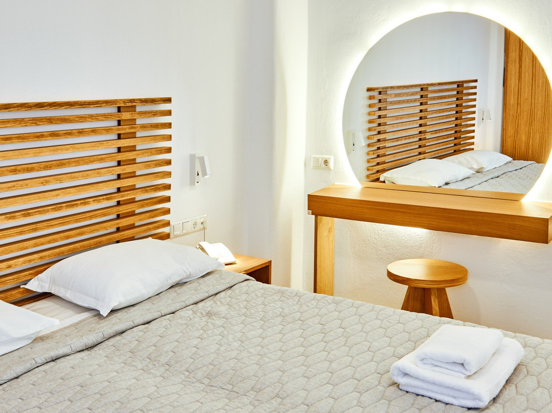 Golden Beach Hotel主图