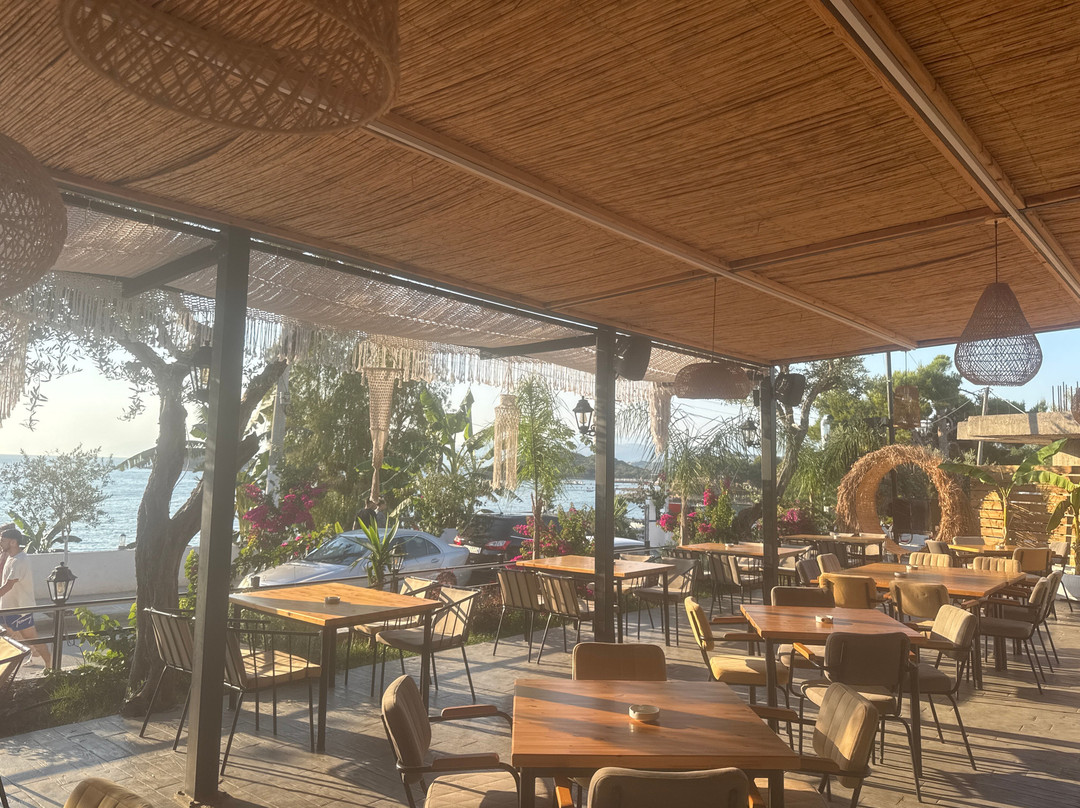 Malibu Resto Lounge & Pizza