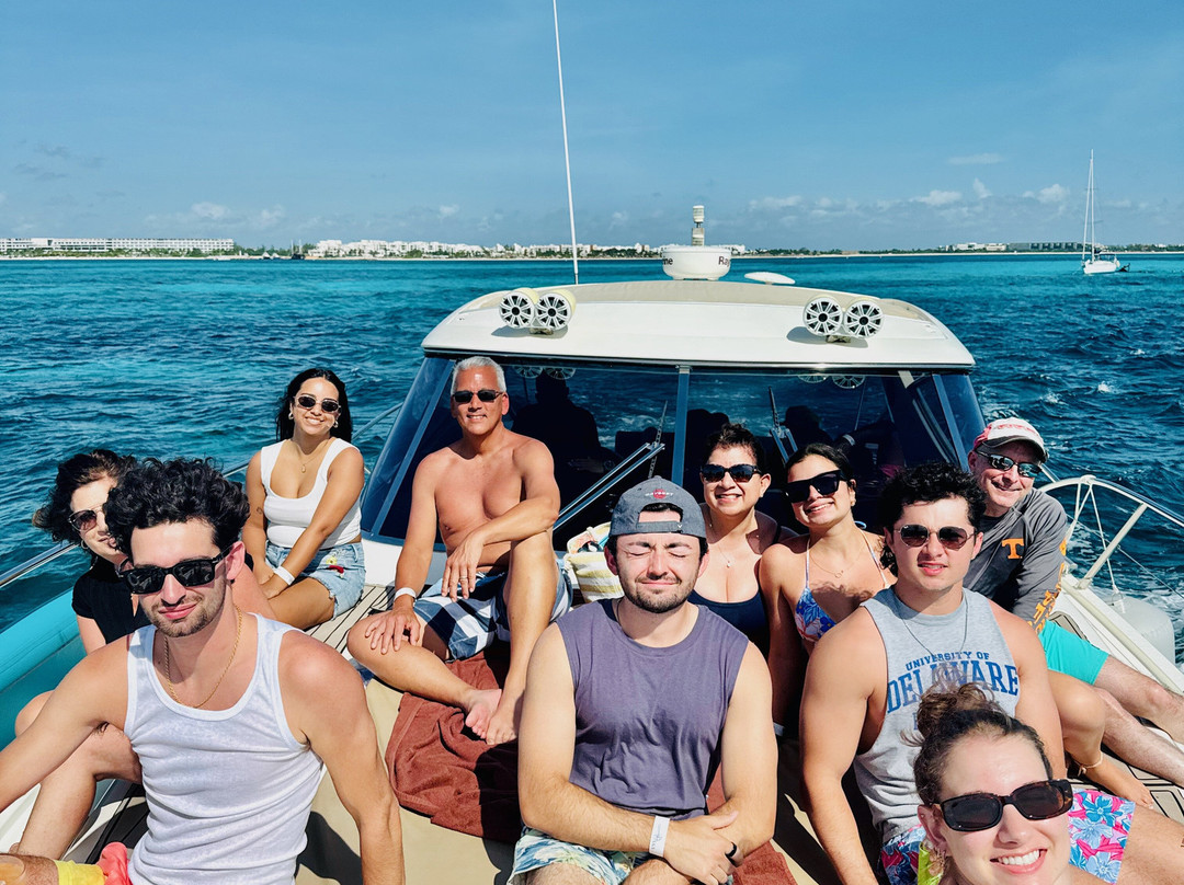 Paradise Luxury Yachts-坎昆必去景点