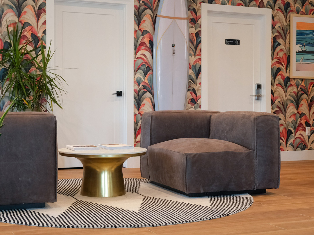 Oceaneer Hotel主图