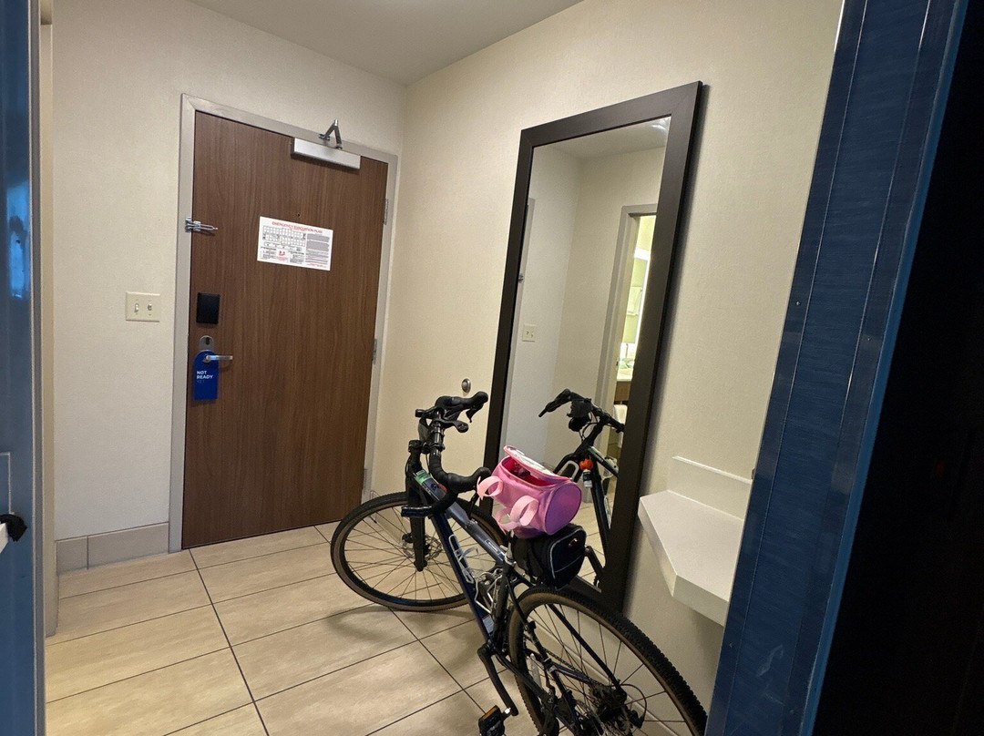 Holiday Inn Express & Suites Oswego By IHG主图