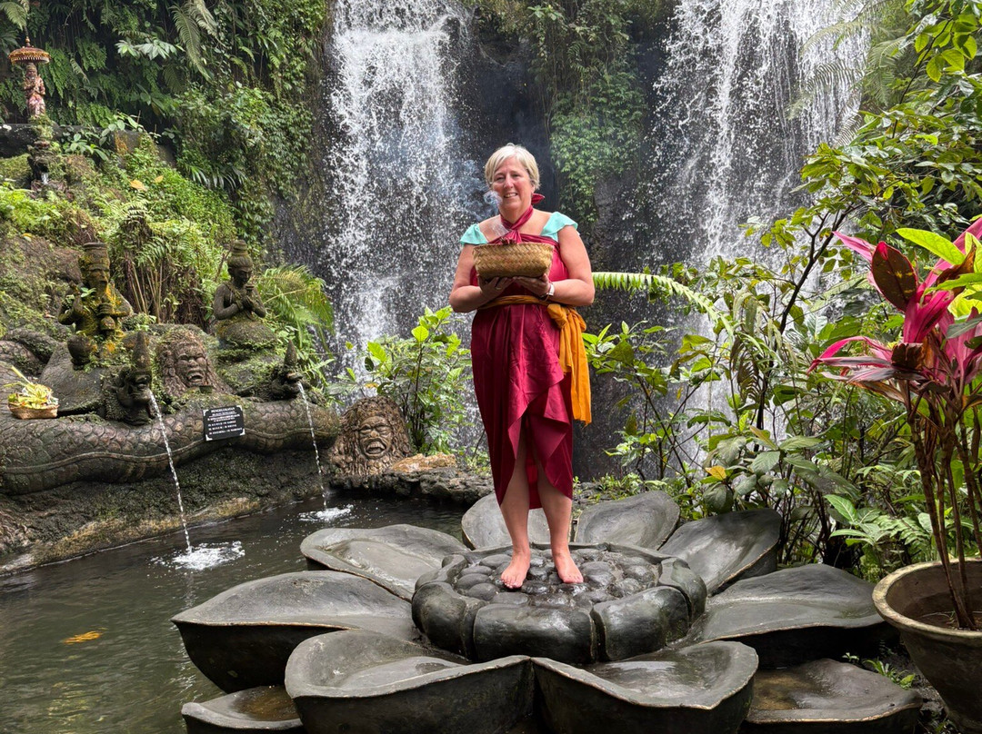 Beji Griya Waterfall-阿比安塞马尔必去景点