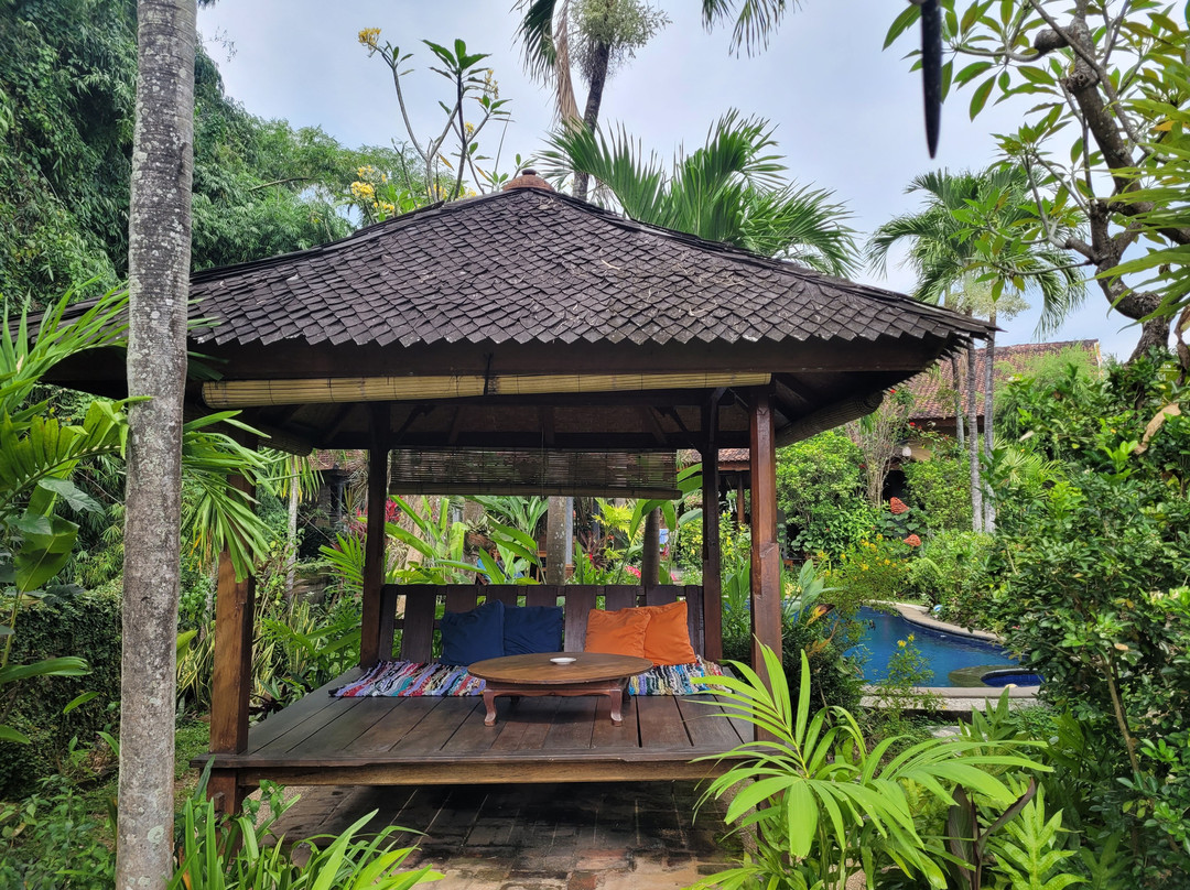 萨拉斯瓦蒂度假屋主图