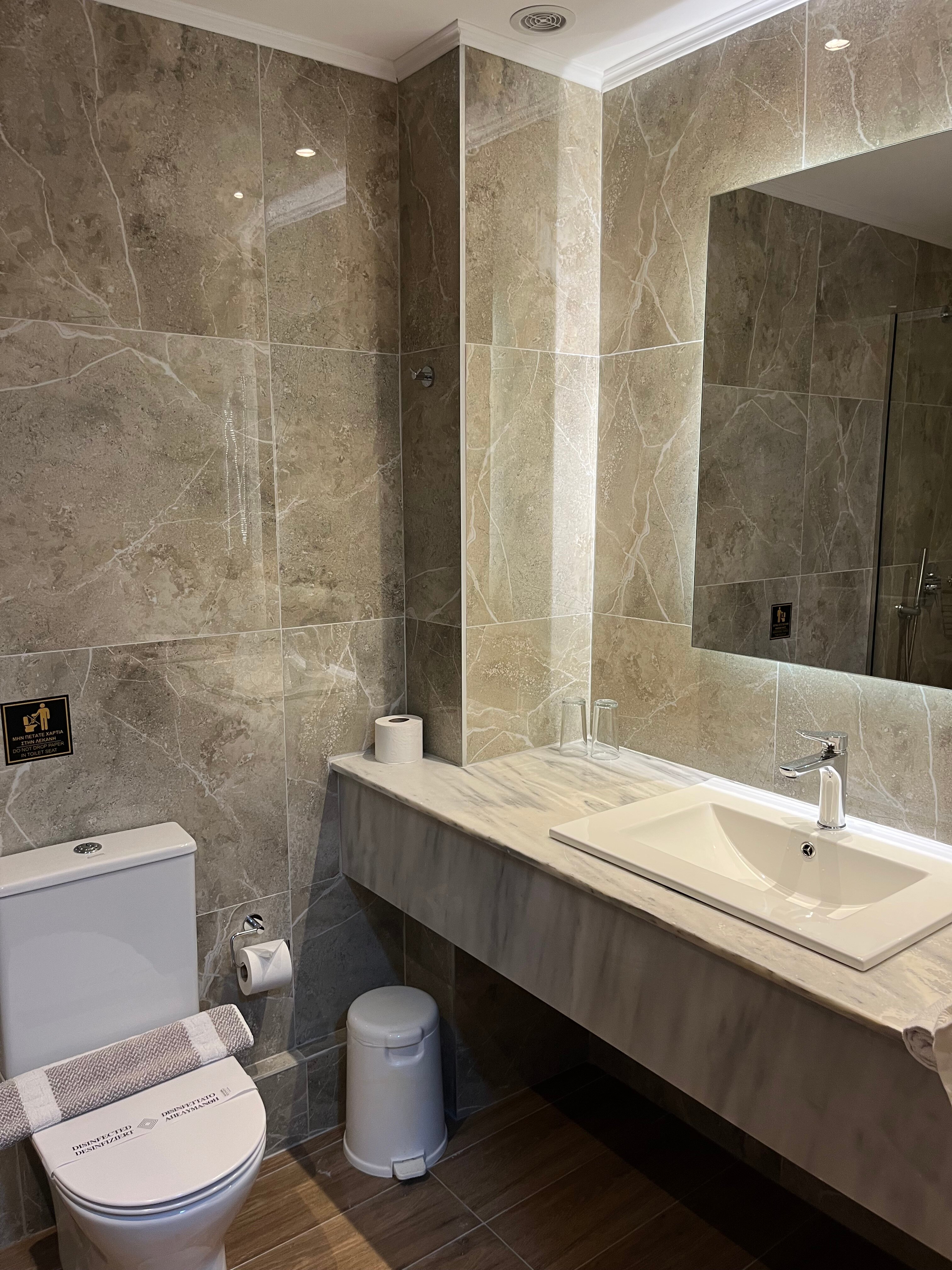 Themis Beach Hotel-浴室