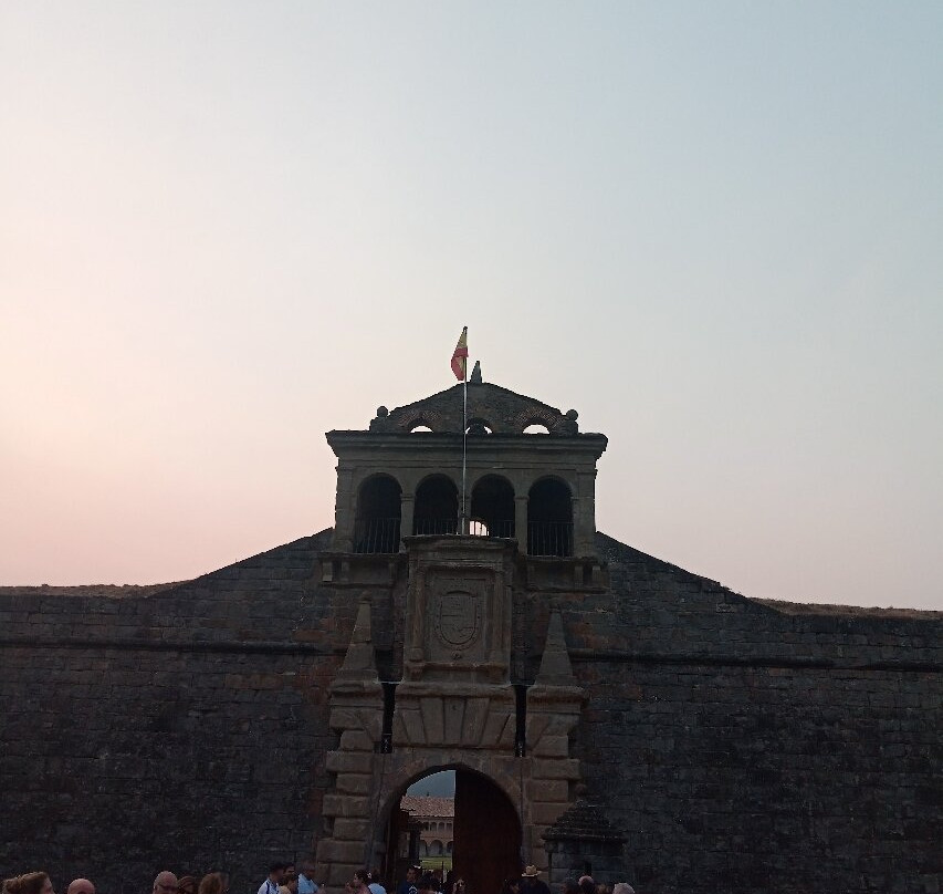 Ciudadela De Jaca-哈卡必去景点