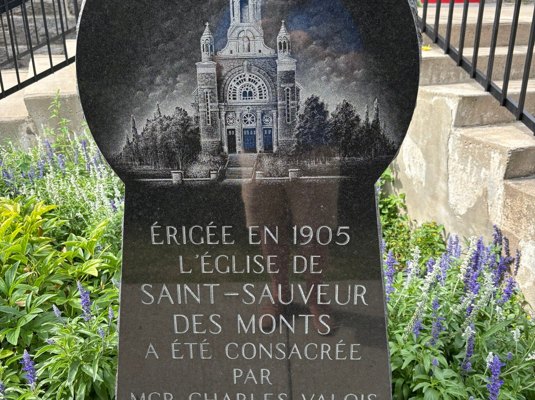 Saint-sauveur Church-Saint Sauveur des Monts必去景点