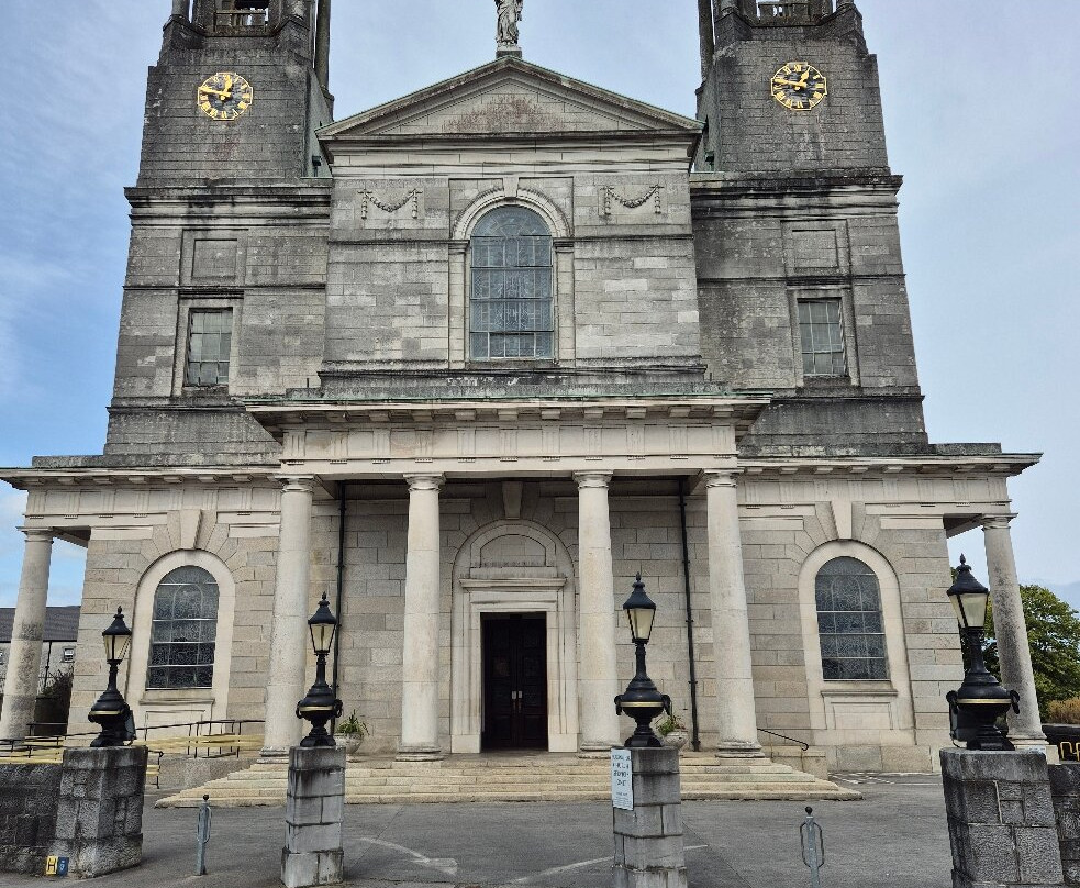 Church of Saints Peter & Paul-阿斯隆必去景点