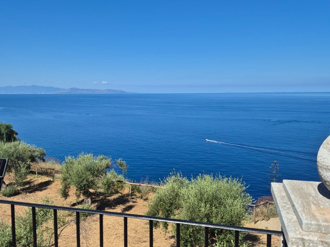 Guardiola di Villa Leonida Repaci-Palmi必去景点