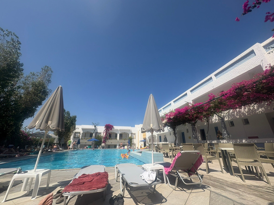 Apollon Hotel Apartments主图