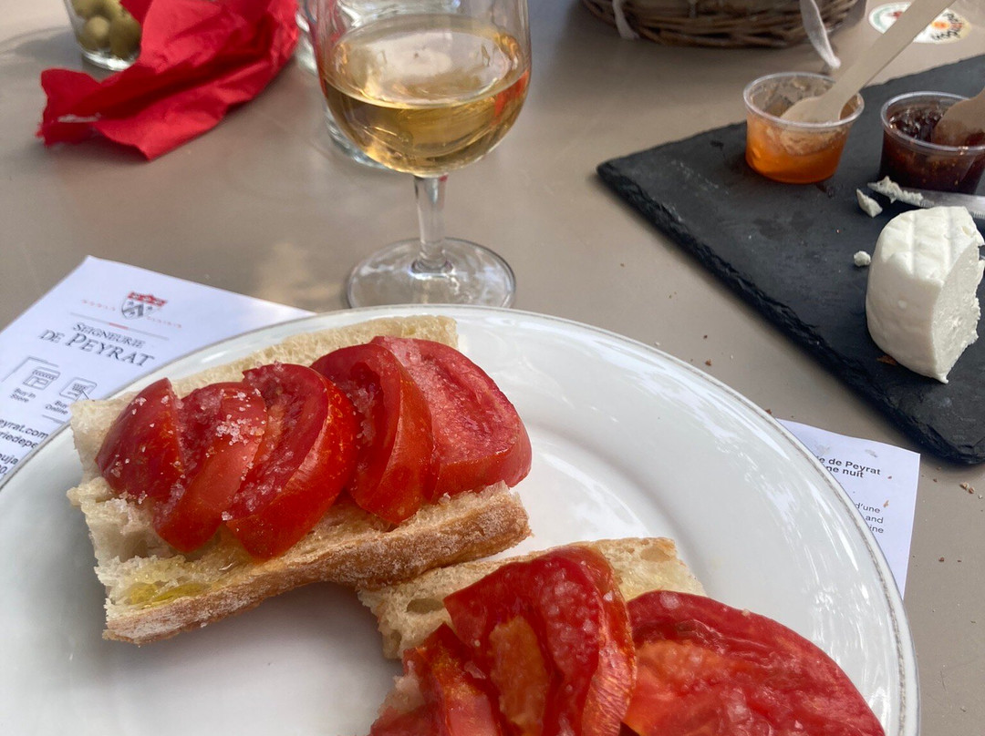 Seigneurie de Peyrat-佩兹纳斯必去景点