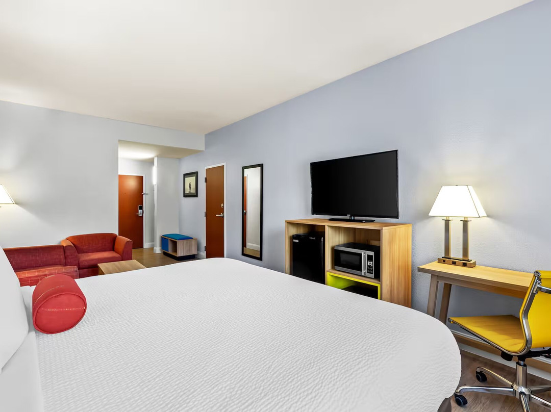 Days Inn & Suites By Wyndham Lakeland主图