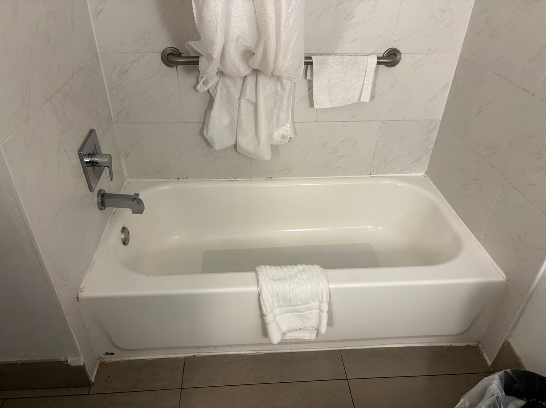 Country Inn & Suites by Radisson, Jackson, TN