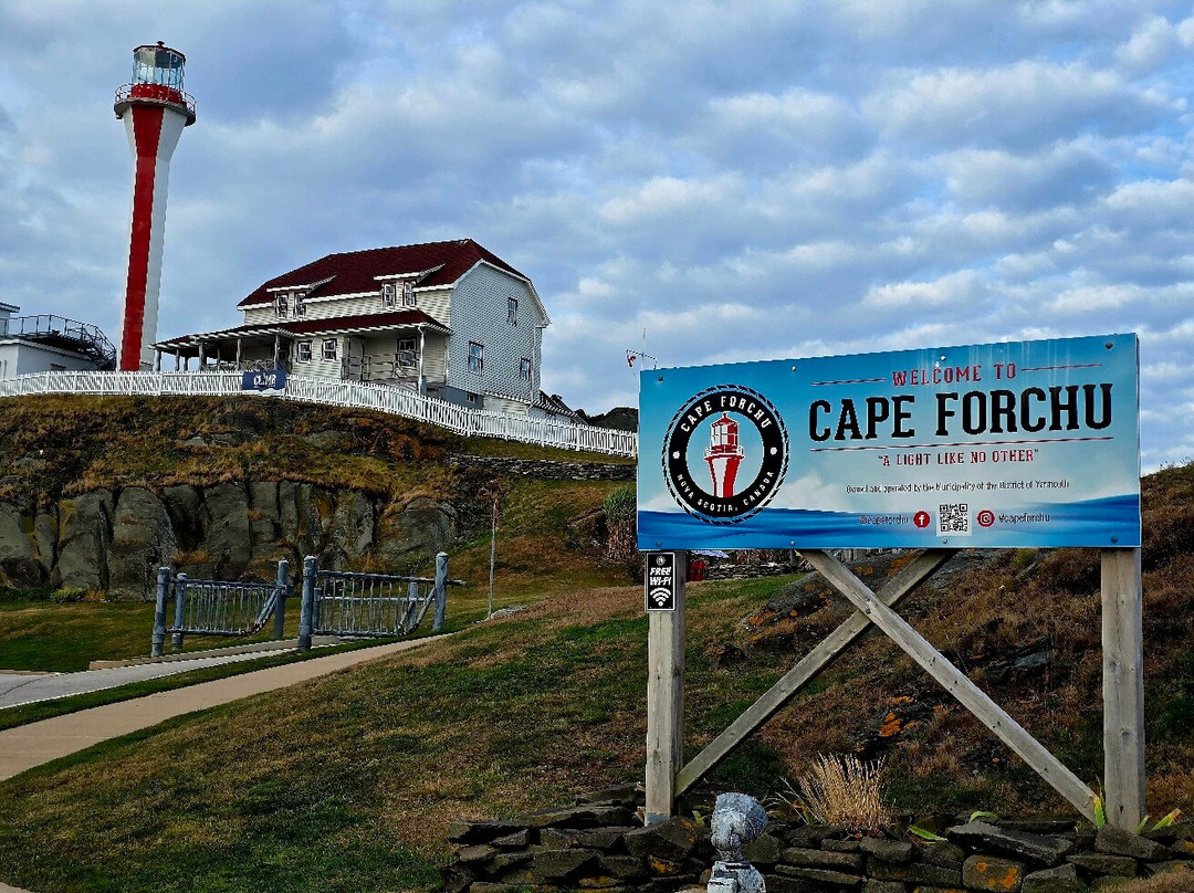 Cape Forchu Lighthouse-Yarmouth必去景点