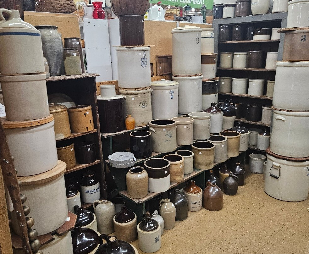 Yoder's Lamps Antiques & Collectibles-Arthur必去景点