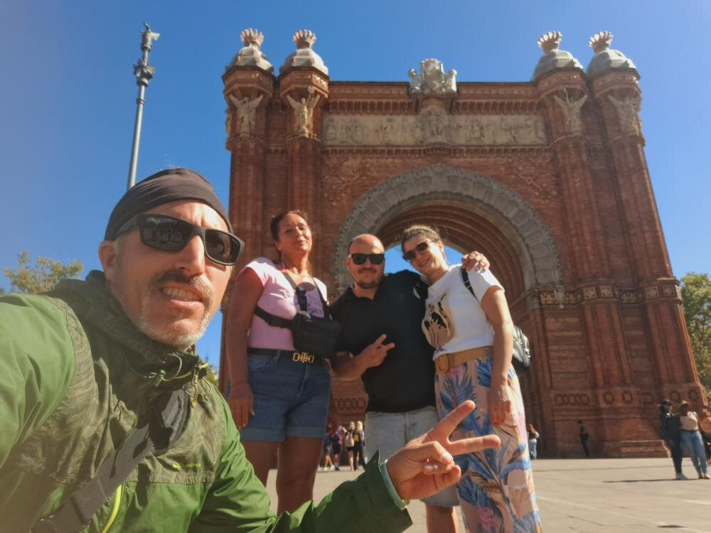 Bounce Around Barcelona-巴塞罗那必去景点