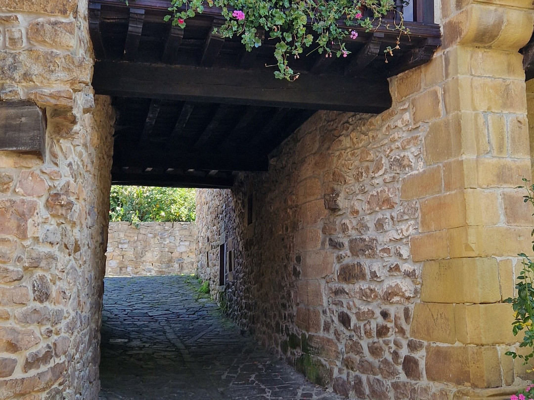 Bárcena Mayor Historic Village-Barcena Mayor必去景点